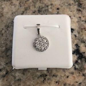 White gold diamond pendant